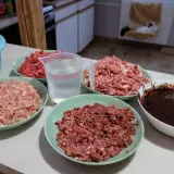 Domowy przepis na BARF dla kota: zdrowe i naturalne żywienie